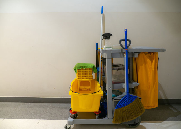 Commercial janitorial cleaning cart